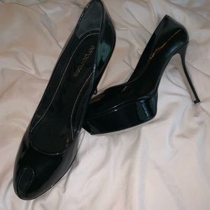 Black heels, peep toe